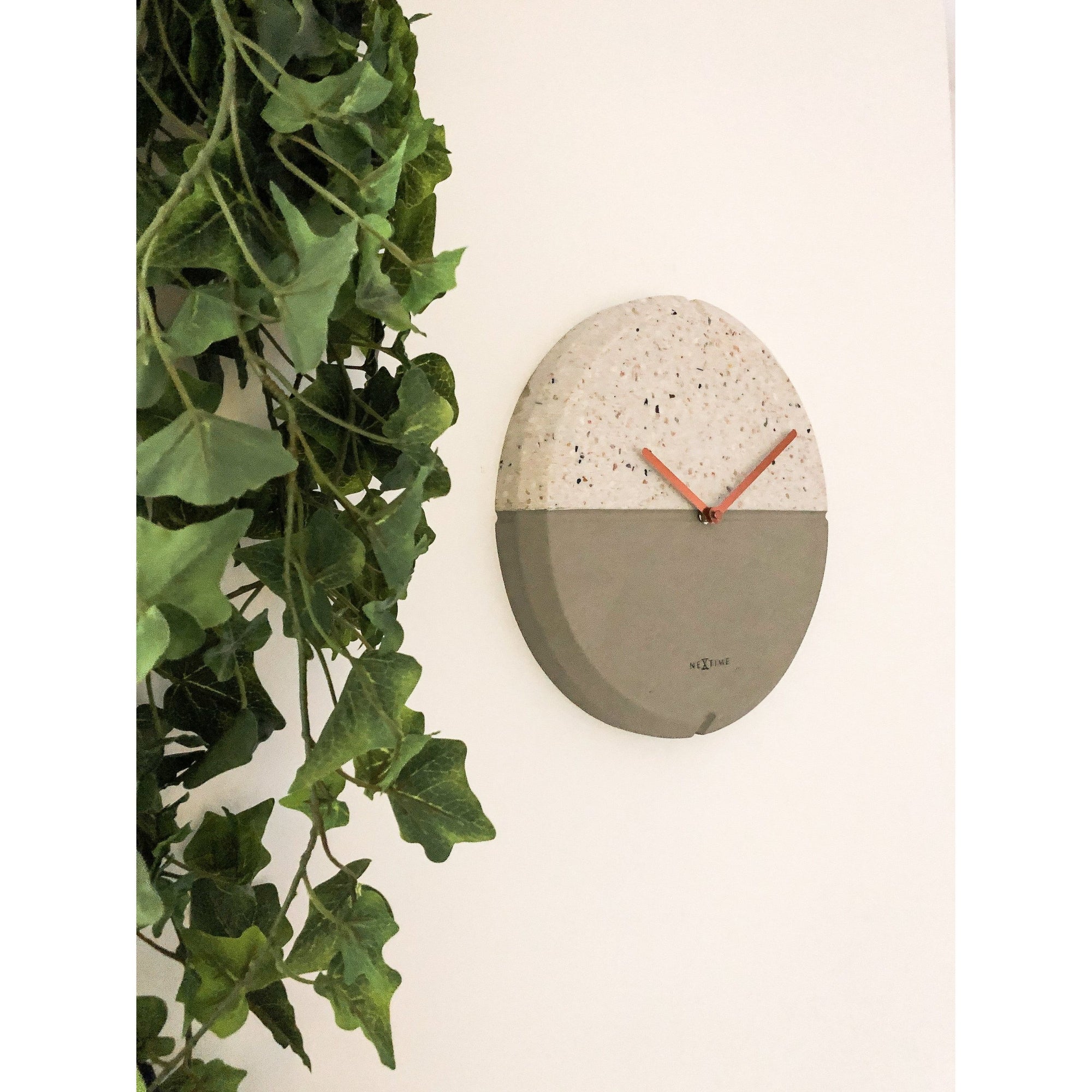 NeXtime - Wall clock - Ø 32 cm - Concrete / Terrazzo - Grey - 'Conrazzo'