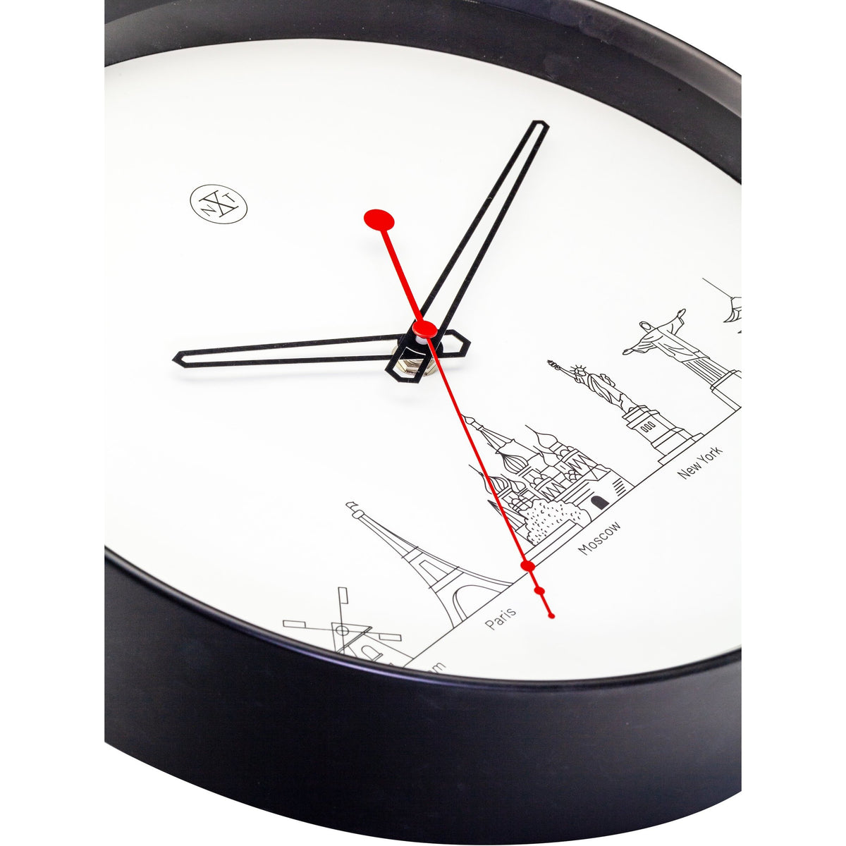 nXt- Wall clock - Ø 30 cm - Plastic - Black / White - &#39;Worldtour&#39;